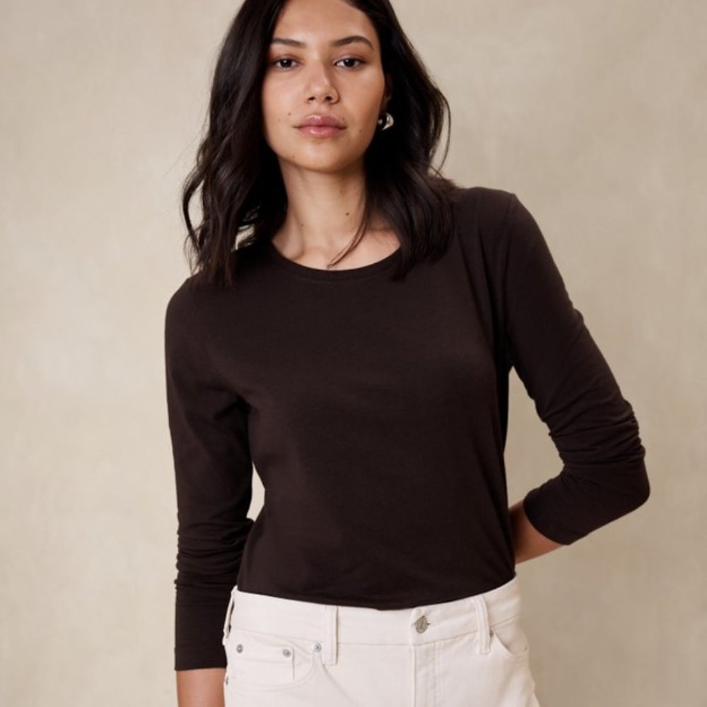 NWT - BANANA REPUBLIC Timeless T-Shirt